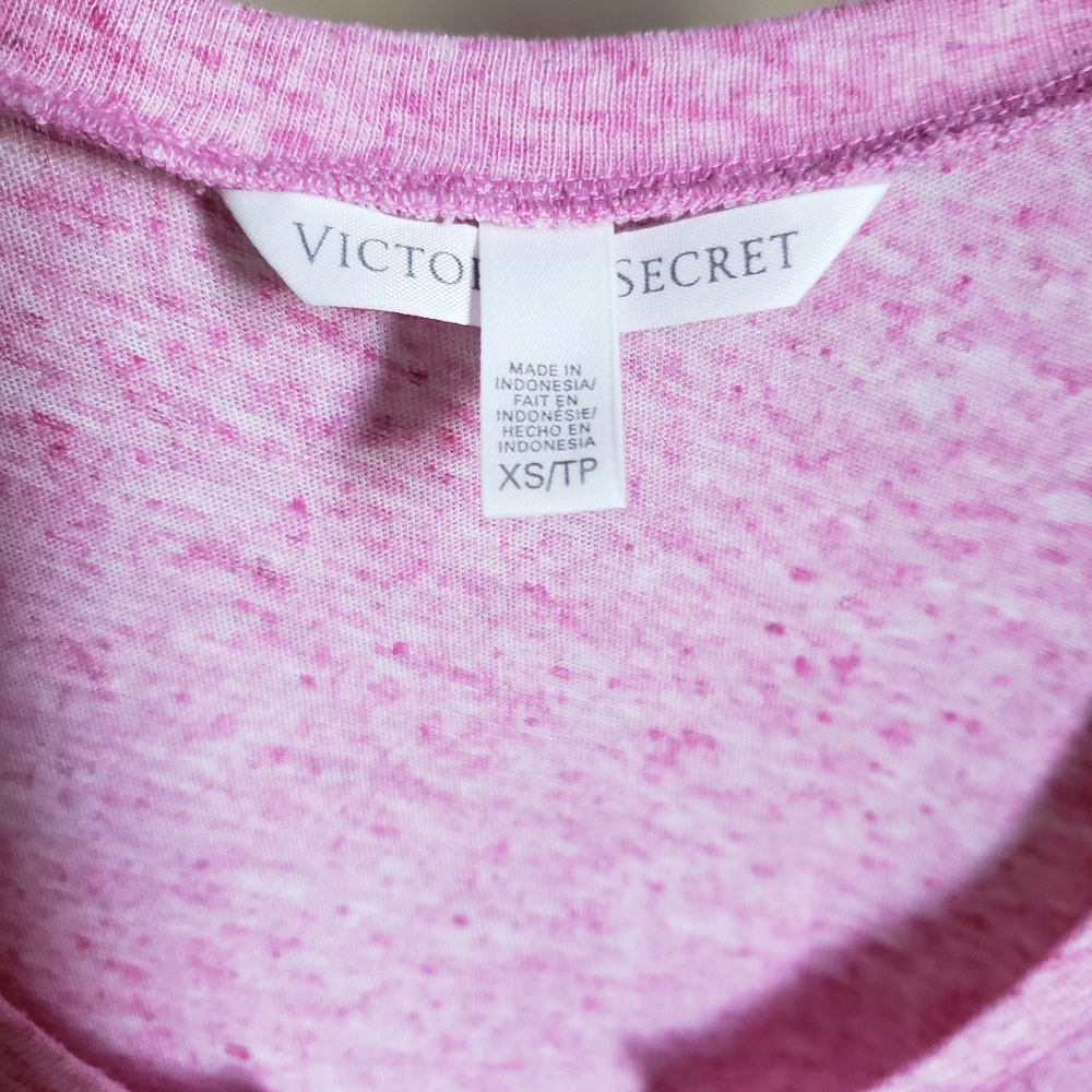 Victoria's Secret Tank with V-Neck Cutout - Picture 4 of 6